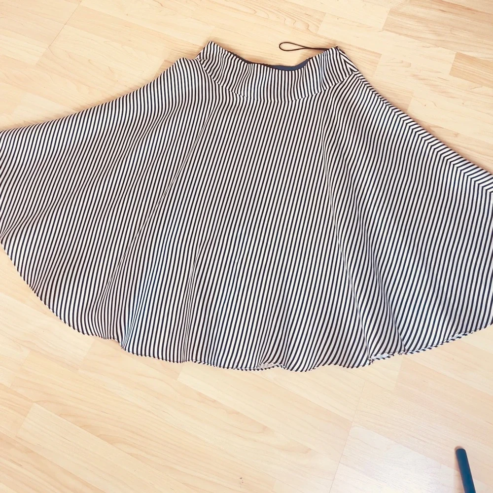 Ralph Lauren Black and cream Striped Silk Skirt from midnight collection - Picture 7 of 7